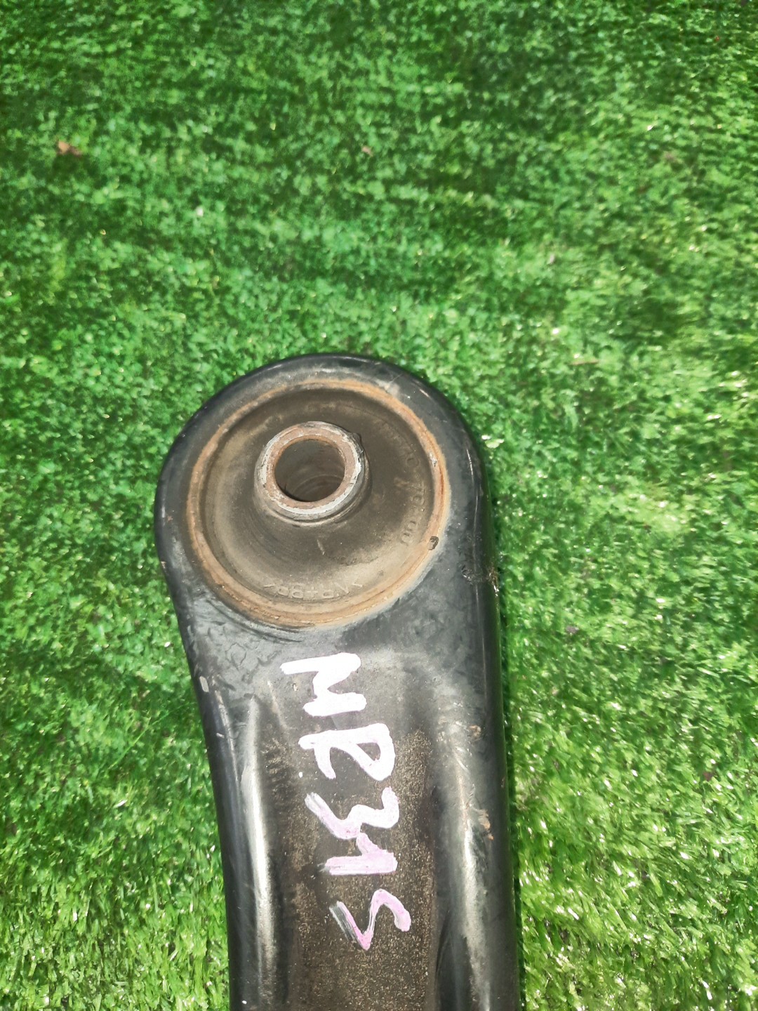 Рычаг правый передний SUZUKI HUSTLER MR31S R06A 3 ракурс