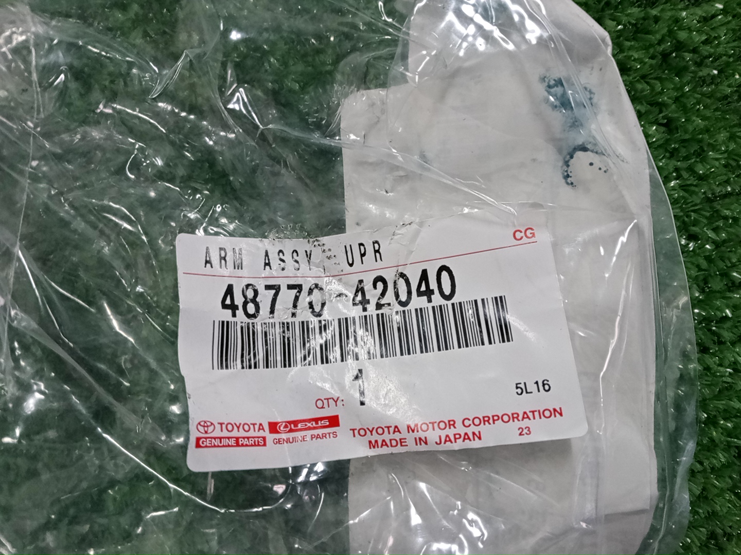 Рычаг правый задний TOYOTA HARRIER ZSU60W 48770-42040 3 ракурс