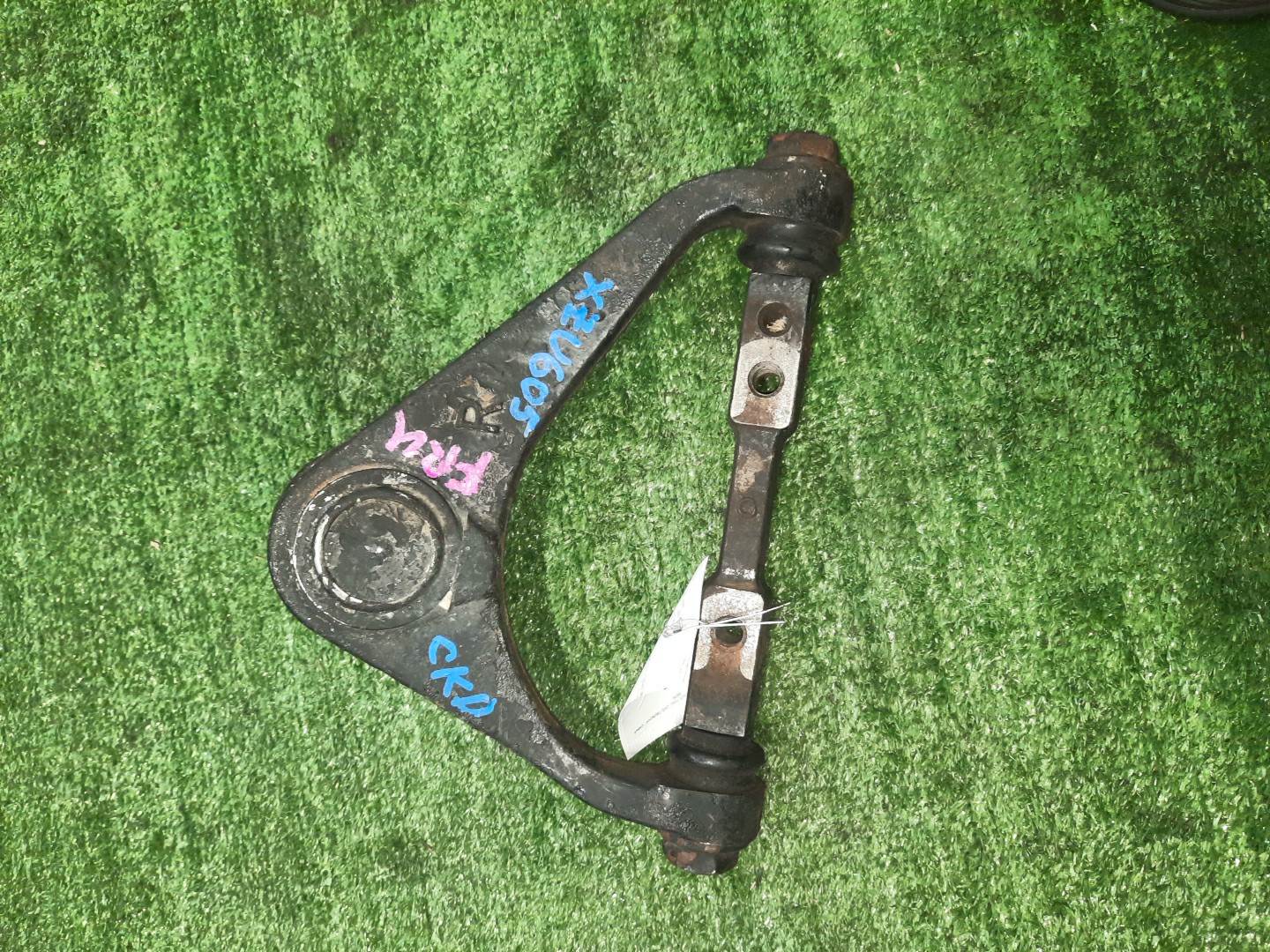 Рычаг правый передний TOYOTA DYNA XZU605 N04C 1 ракурс