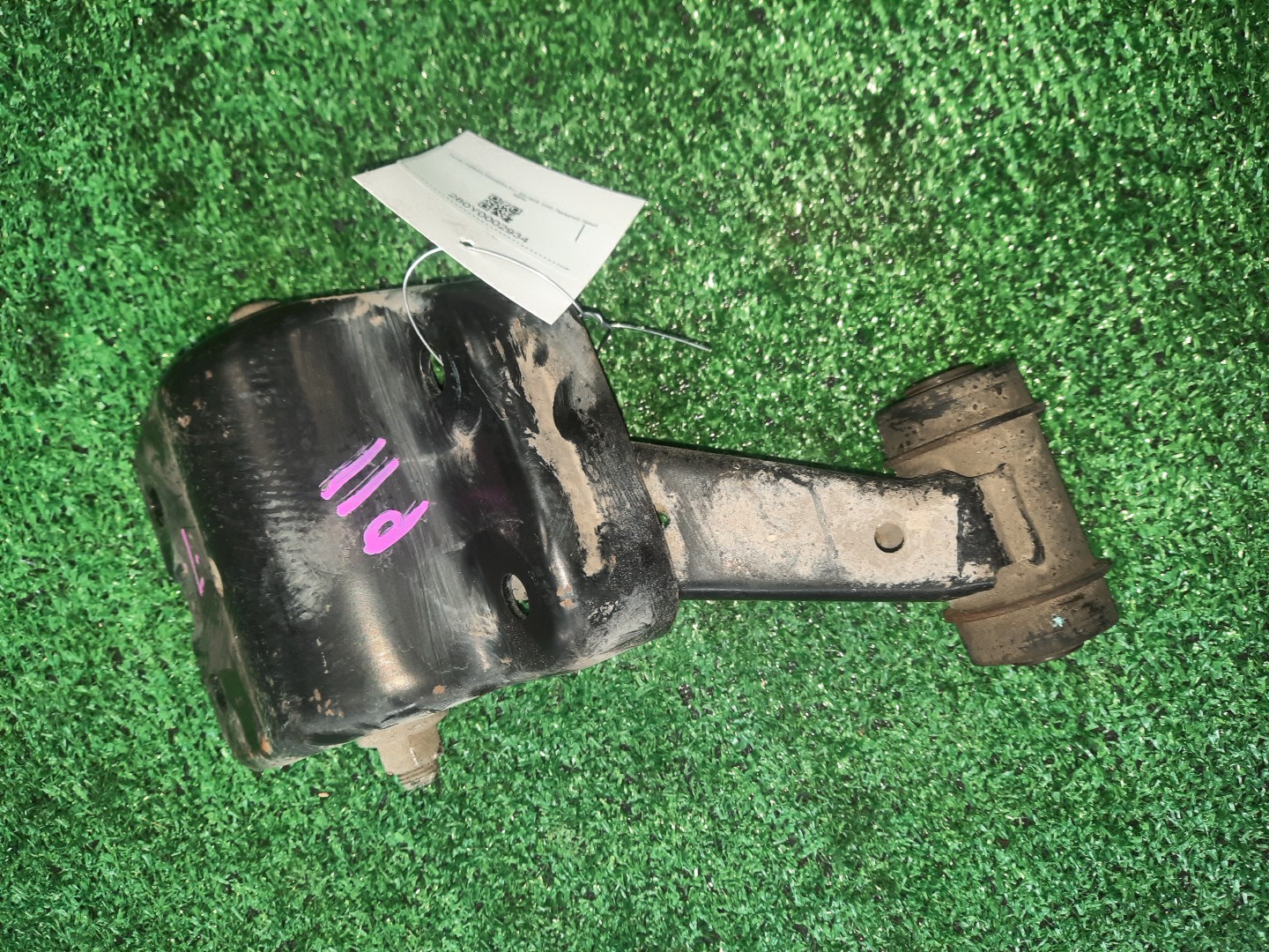 Рычаг левый передний NISSAN BLUEBIRD, PRIMERA SU14, QU14, HU14, EU14, P11, WP11, QP11, HP11, WQP11, WHP11 CD20E, QG18DE, QG18DD, SR20DE, SR20VE, SR18DE 1 ракурс