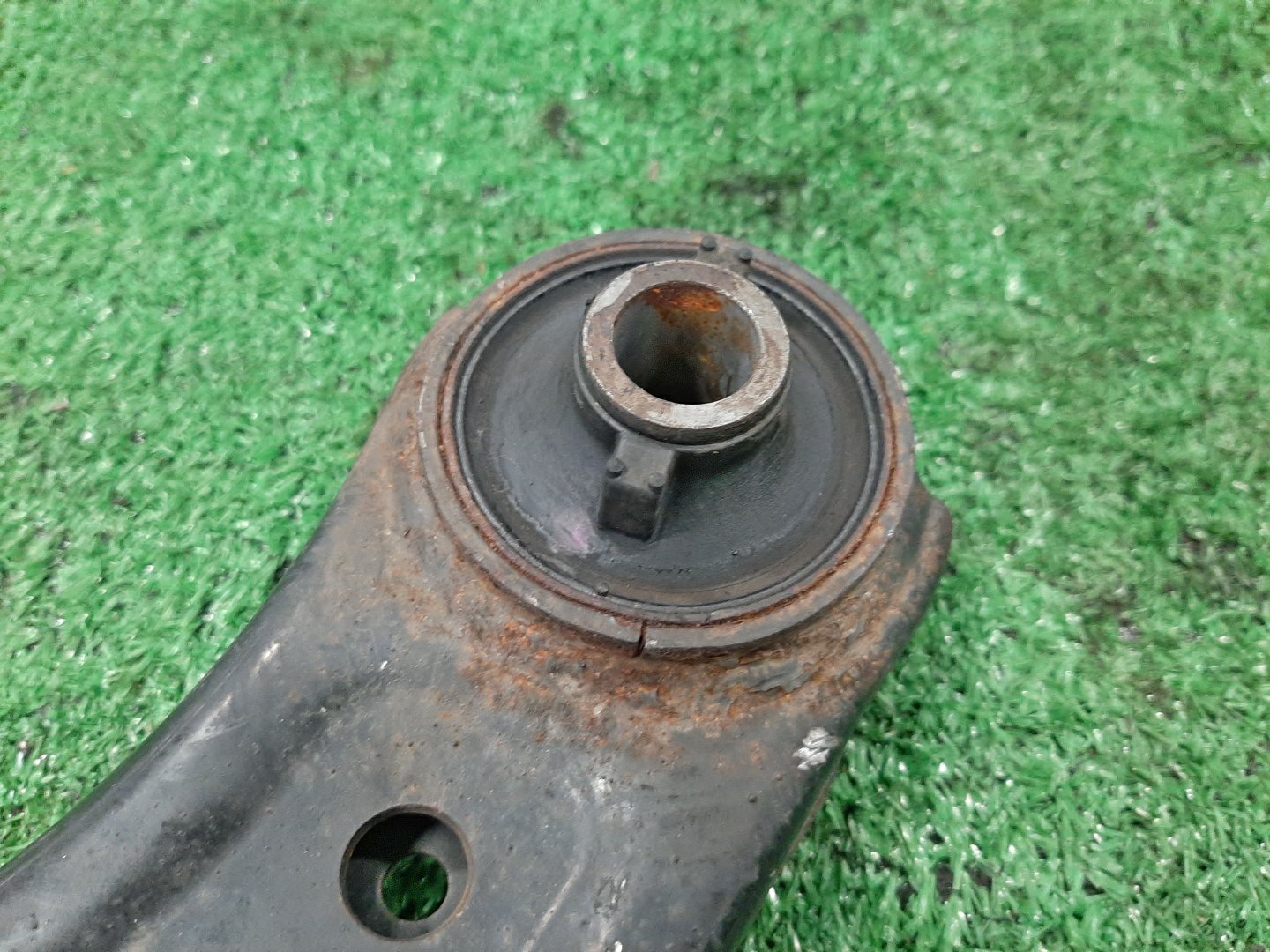 Рычаг правый передний TOYOTA BOON LUMINAS, PASSO SETTE, PASSO, BB, BOON, COO M512G, M502G, M502E, M512E, KGC15, KGC10, KGC30, NGC30, KGC35, QNC10, QNC20, QNC21, QNC25, M301S, M600S, M601S, M610S, M310S, M300S, M401S, M402S, M411S 3SZ-VE, 1KR-FE, 1NR-