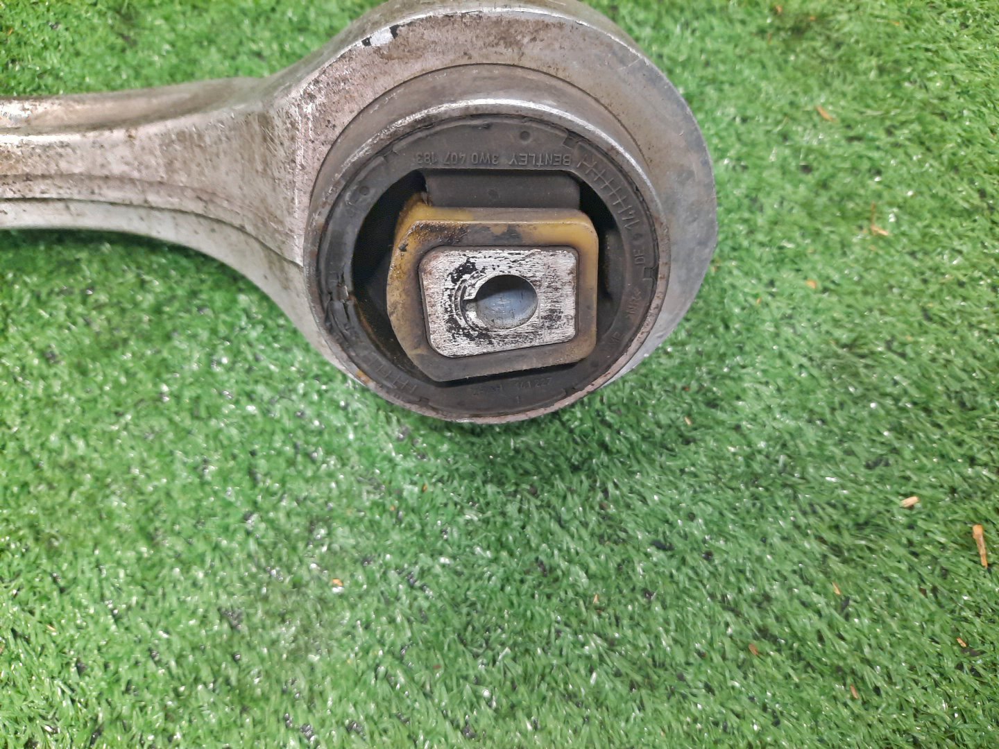 Рычаг правый передний BENTLEY FLYING SPUR 3W2 BWRA 4E0407695 3 ракурс