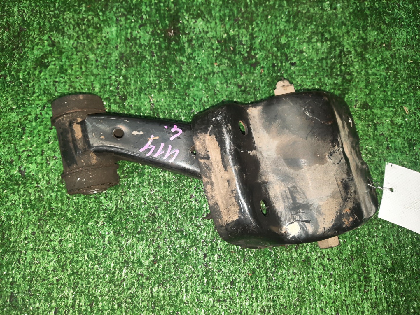 Рычаг левый передний NISSAN BLUEBIRD, PRIMERA SU14, QU14, HU14, EU14, P11, WP11, QP11, HP11, WQP11, WHP11 CD20E, QG18DE, QG18DD, SR20DE, SR20VE, SR18DE 1 ракурс