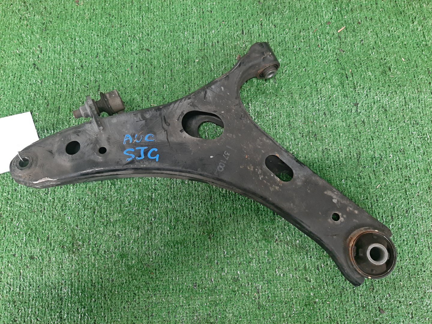Рычаг правый передний SUBARU FORESTER SJG FA20F 1 ракурс