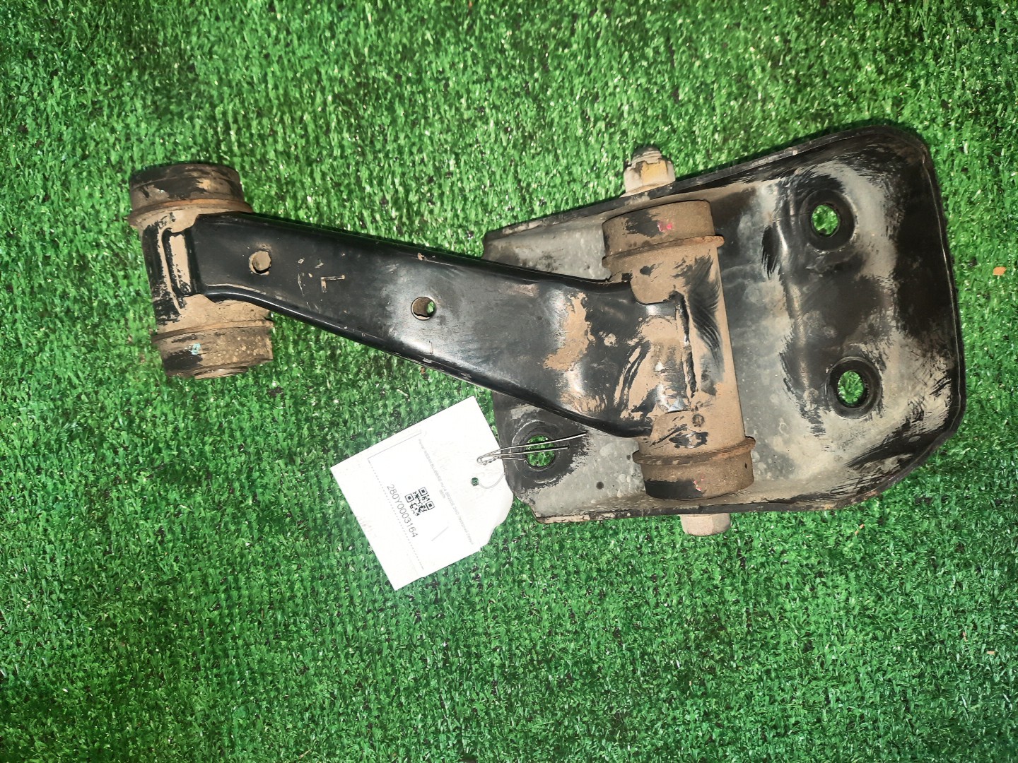 Рычаг левый передний NISSAN BLUEBIRD, PRIMERA SU14, QU14, HU14, EU14, P11, WP11, QP11, HP11, WQP11, WHP11 CD20E, QG18DE, QG18DD, SR20DE, SR20VE, SR18DE 2 ракурс