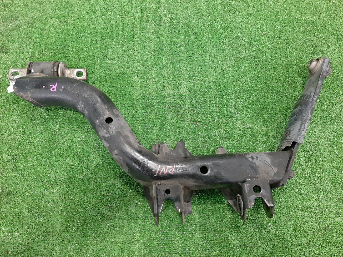 Рычаг правый задний HONDA STREAM RN1 D17A 1 ракурс Рычаг правый задний HONDA STREAM RN1 D17A 1 ракурс