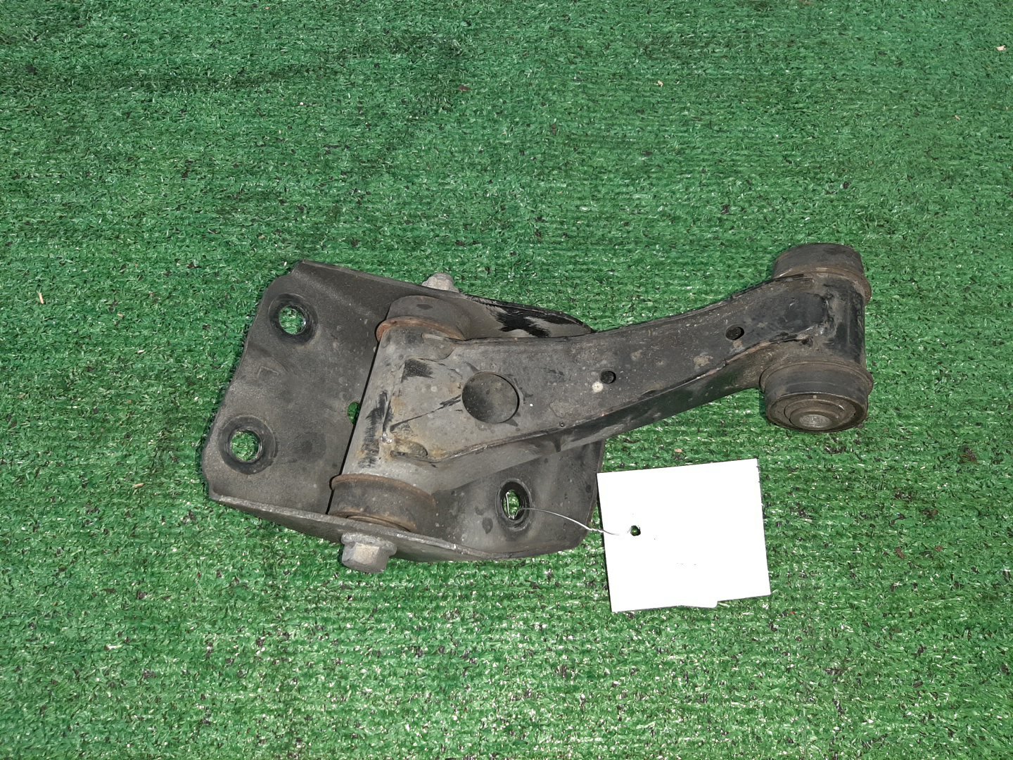Рычаг левый передний NISSAN BLUEBIRD, PRIMERA SU14, QU14, HU14, EU14, P11, WP11, QP11, HP11, WQP11, WHP11 CD20E, QG18DE, QG18DD, SR20DE, SR20VE, SR18DE 1 ракурс