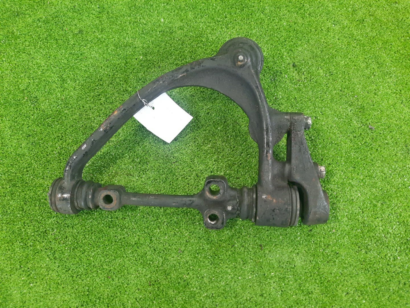 Рычаг правый передний TOYOTA HIACE LH85 2L 1 ракурс