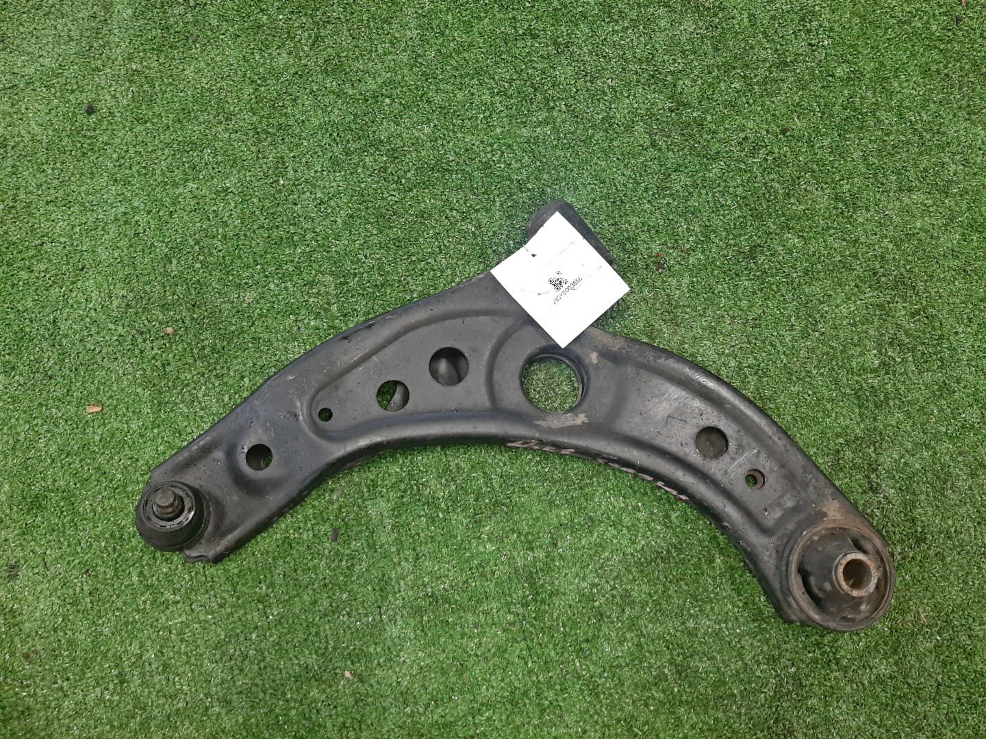 Рычаг левый передний DAIHATSU BOON LUMINAS, PASSO SETTE, PASSO, BB, BOON, COO M512G, M502G, M502E, M512E, KGC15, KGC10, KGC30, NGC30, KGC35, QNC10, QNC20, QNC21, QNC25, M301S, M600S, M601S, M610S, M310S, M300S, M401S, M402S, M411S 3SZ-VE, 1KR-FE, 1NR