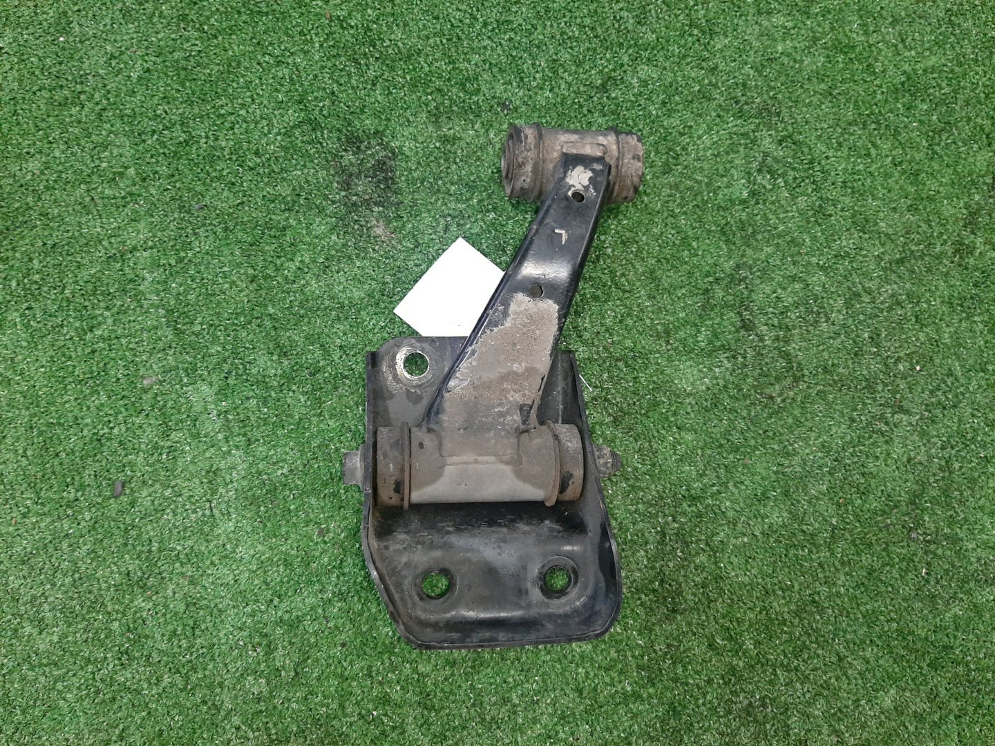 Рычаг левый передний NISSAN BLUEBIRD, PRIMERA SU14, QU14, HU14, EU14, P11, WP11, QP11, HP11, WQP11, WHP11 CD20E, QG18DE, QG18DD, SR20DE, SR20VE, SR18DE 2 ракурс