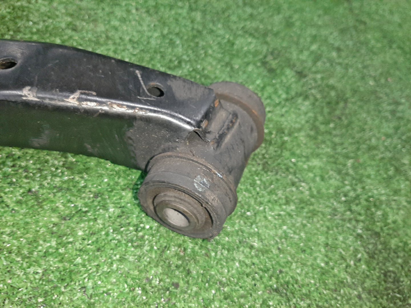 Рычаг правый передний NISSAN BLUEBIRD, PRIMERA SU14, QU14, HU14, EU14, P11, WP11, QP11, HP11, WQP11, WHP11 CD20E, QG18DE, QG18DD, SR20DE, SR20VE, SR18DE 3 ракурс