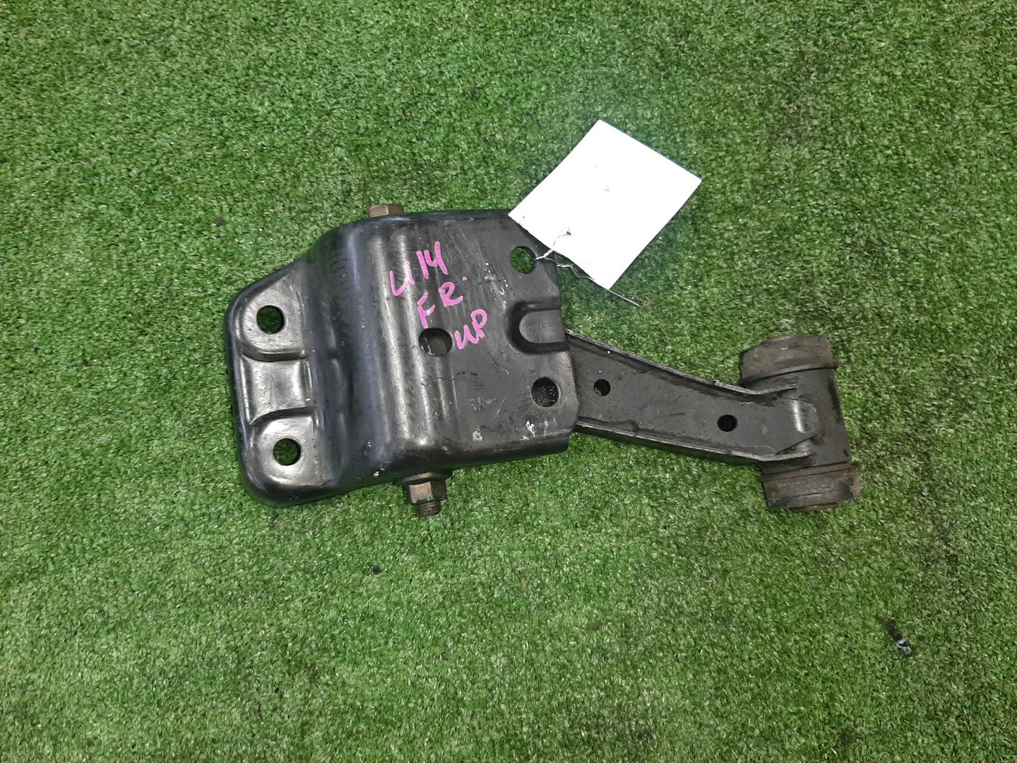 Рычаг правый передний NISSAN BLUEBIRD, PRIMERA SU14, QU14, HU14, EU14, P11, WP11, QP11, HP11, WQP11, WHP11 CD20E, QG18DE, QG18DD, SR20DE, SR20VE, SR18DE 1 ракурс