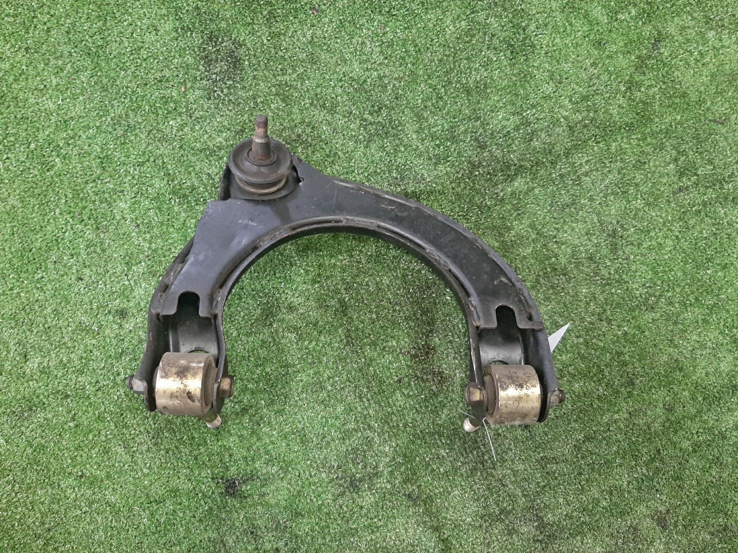 Рычаг правый передний MITSUBISHI GALANT, LEGNUM EA1A, EA7A, EC1A, EC7A, EC3A, EC5A, EA3A, EC1W, EC5W, EA1W, EA3W, EA4W, EC3W, EC4W, EC7W, EA5W, EA7W 4G64 2 ракурс Рычаг правый передний MITSUBISHI GALANT, LEGNUM EA1A, EA7A, EC1A, EC7A, EC3A, EC5A, EA3A, EC1W, EC5W, EA1W, EA3W, EA4W, EC3W, EC4W, EC7W, EA5W, EA7W 4G64 2 ракурс