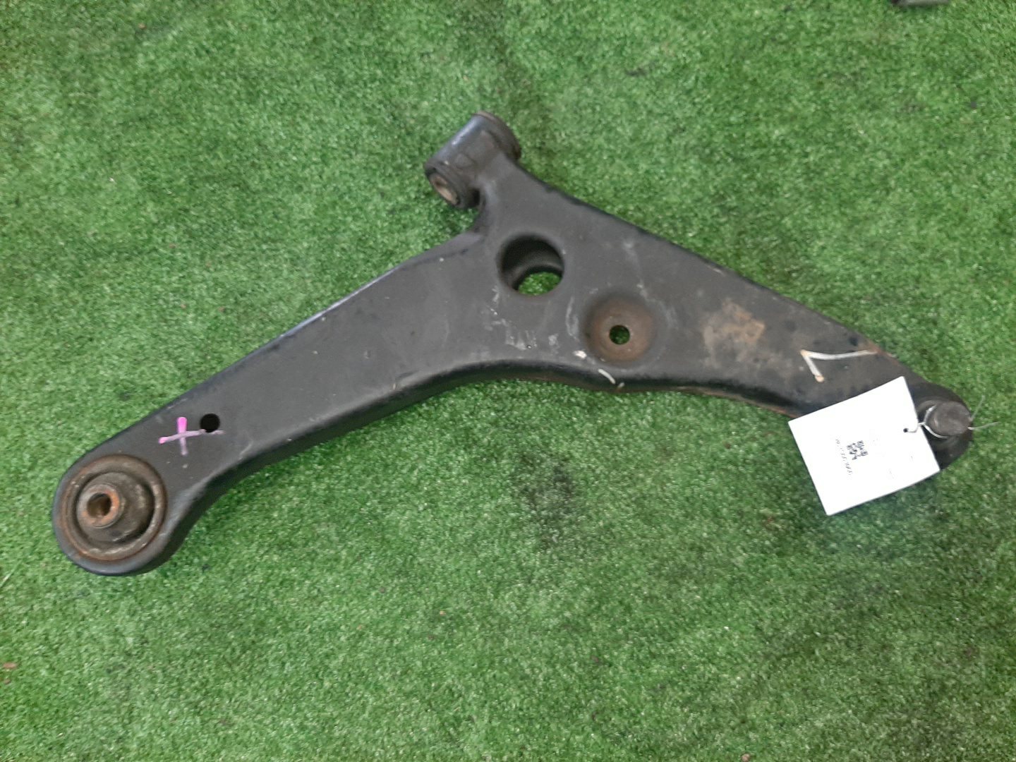 Рычаг правый передний MITSUBISHI AIRTREK CU2W, CU4W, CU5W 4G63 1 ракурс