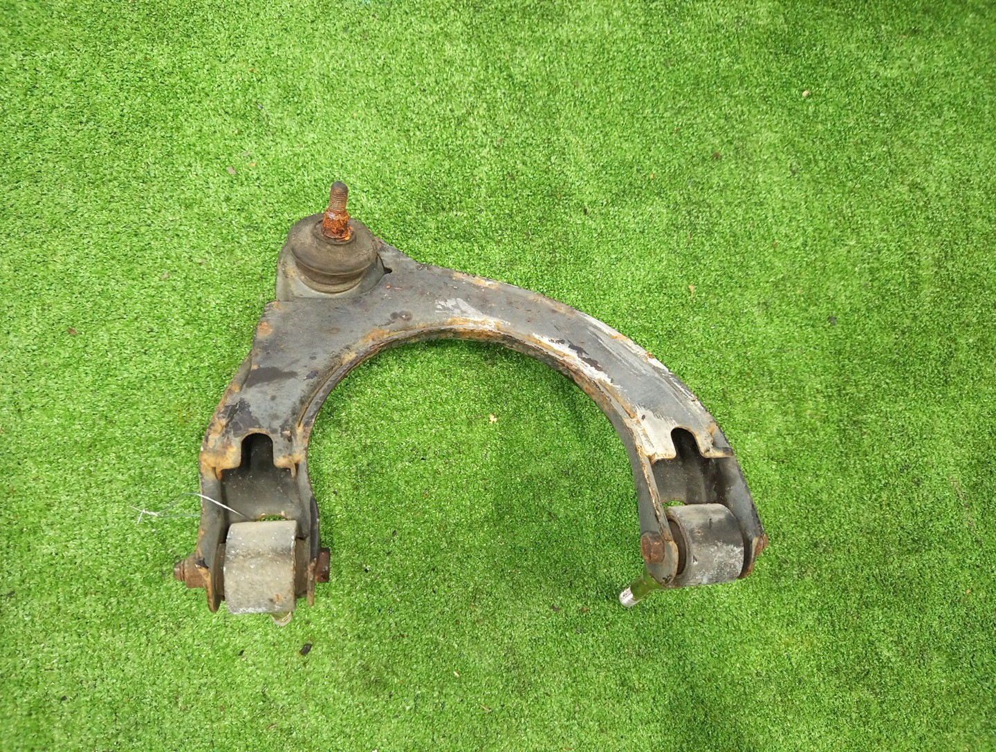 Рычаг правый передний MITSUBISHI GALANT, LEGNUM EA1A, EA7A, EC1A, EC7A, EC3A, EC5A, EA3A, EC1W, EC5W, EA1W, EA3W, EA4W, EC3W, EC4W, EC7W, EA5W, EA7W 6A13TT 2 ракурс