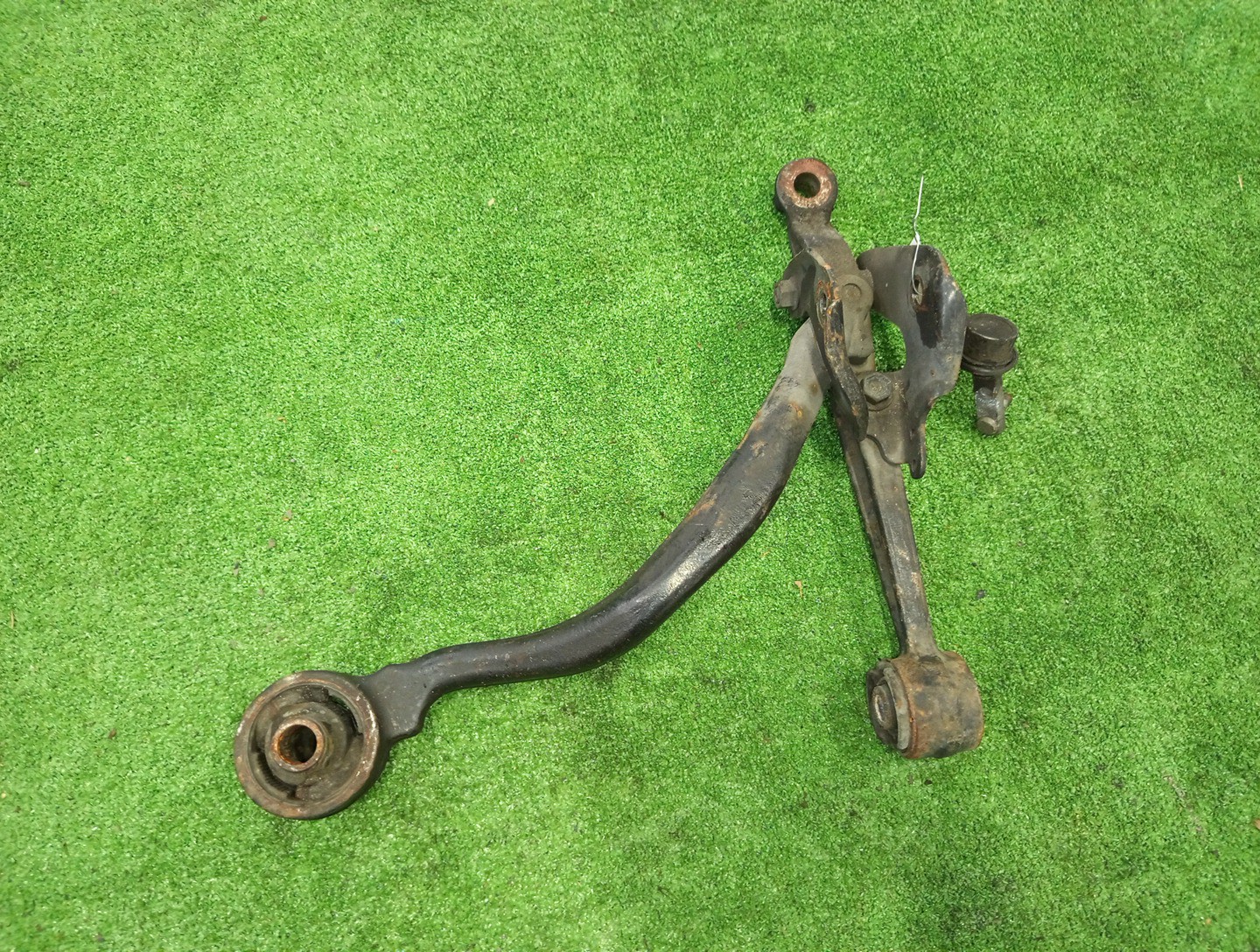 Рычаг левый передний TOYOTA ARISTO, CROWN MAJESTA JZS160, JZS147, JZS161, JZS177, JZS155, UZS157, UZS171, UZS151, UZS175 2JZ-GE, 2JZ-GTE, 2JZ-FSE, 1UZ-FE 1 ракурс