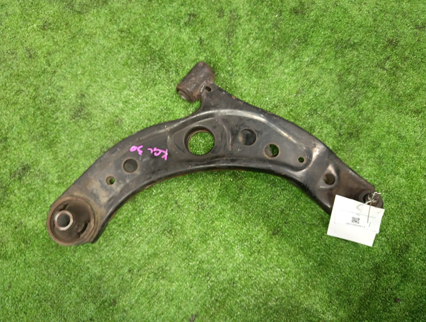 Рычаг правый передний TOYOTA BOON LUMINAS, PASSO SETTE, PASSO, BB, BOON, COO M512G, M502G, M502E, M512E, KGC15, KGC10, KGC30, NGC30, KGC35, QNC10, QNC20, QNC21, QNC25, M301S, M600S, M601S, M610S, M310S, M300S, M401S, M402S, M411S 3SZ-VE, 1KR-FE, 1NR-