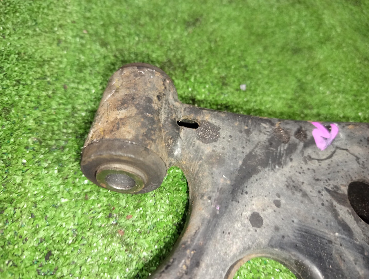 Рычаг правый передний TOYOTA BOON LUMINAS, PASSO SETTE, PASSO, BB, BOON, COO M512G, M502G, M502E, M512E, KGC15, KGC10, KGC30, NGC30, KGC35, QNC10, QNC20, QNC21, QNC25, M301S, M600S, M601S, M610S, M310S, M300S, M401S, M402S, M411S 3SZ-VE, 1KR-FE, 1NR-