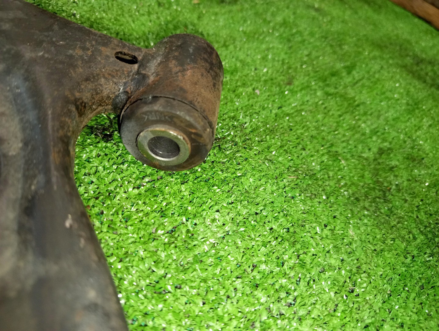 Рычаг левый передний TOYOTA BOON LUMINAS, PASSO SETTE, PASSO, BB, BOON, COO M512G, M502G, M502E, M512E, KGC15, KGC10, KGC30, NGC30, KGC35, QNC10, QNC20, QNC21, QNC25, M301S, M600S, M601S, M610S, M310S, M300S, M401S, M402S, M411S 3SZ-VE, 1KR-FE, 1NR-F