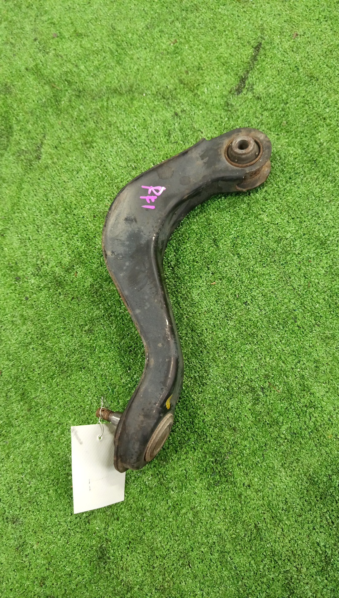 Рычаг правый задний HONDA STEPWGN RF1 B20B 1 ракурс Рычаг правый задний HONDA STEPWGN RF1 B20B 1 ракурс