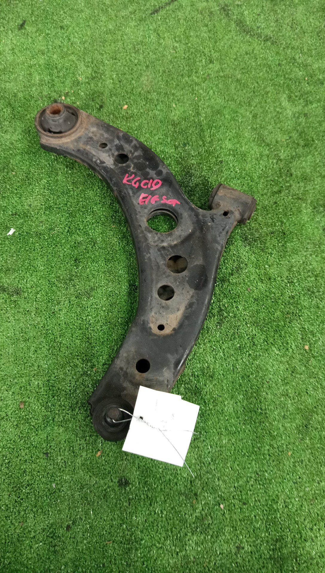 Рычаг правый передний TOYOTA BOON LUMINAS, PASSO SETTE, PASSO, BB, BOON, COO M512G, M502G, M502E, M512E, KGC15, KGC10, KGC30, NGC30, KGC35, QNC10, QNC20, QNC21, QNC25, M301S, M600S, M601S, M610S, M310S, M300S, M401S, M402S, M411S 3SZ-VE, 1KR-FE, 1NR-