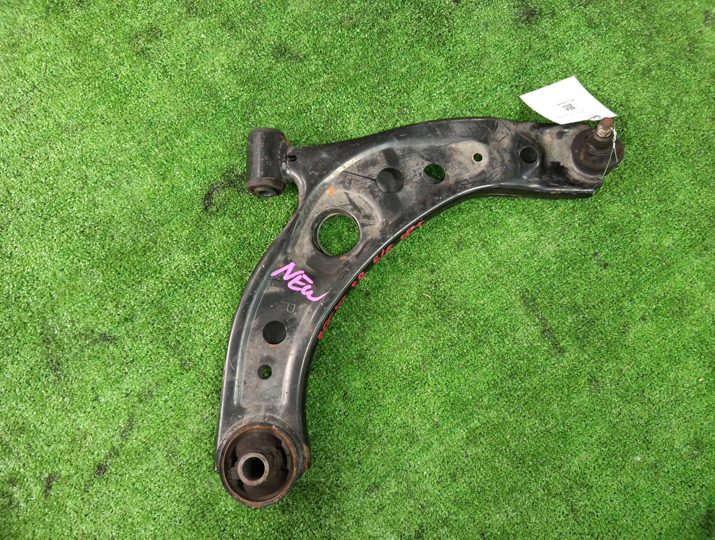 Рычаг правый передний TOYOTA BOON LUMINAS, PASSO SETTE, PASSO, BB, BOON, COO M512G, M502G, M502E, M512E, KGC15, KGC10, KGC30, NGC30, KGC35, QNC10, QNC20, QNC21, QNC25, M301S, M600S, M601S, M610S, M310S, M300S, M401S, M402S, M411S 3SZ-VE, 1KR-FE, 1NR-