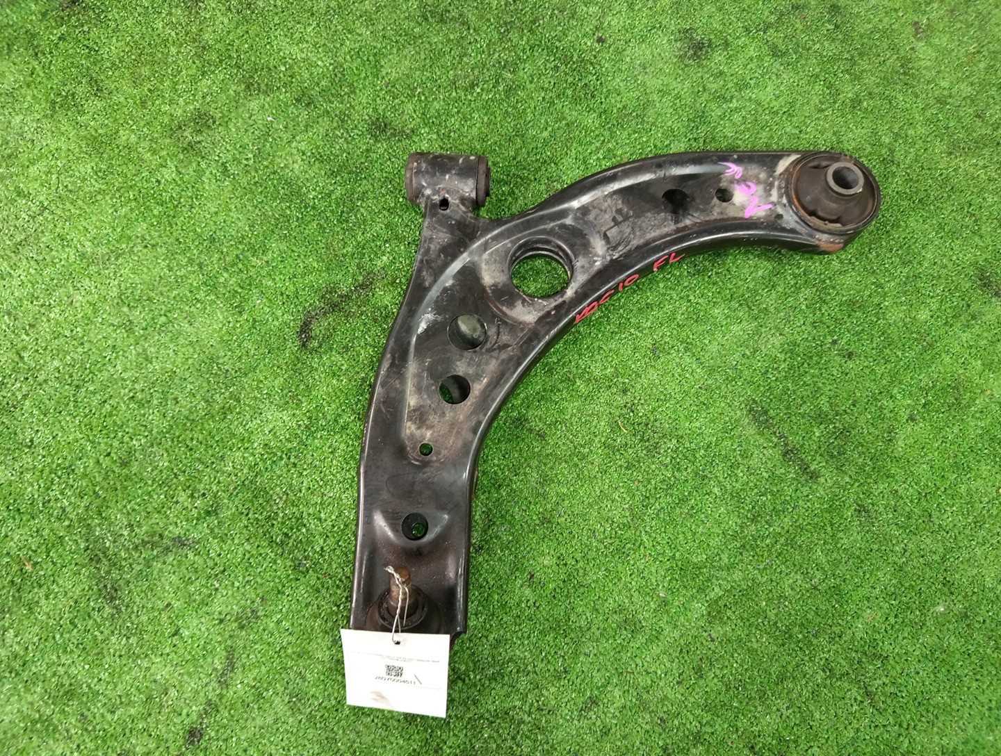 Рычаг левый передний TOYOTA BOON LUMINAS, PASSO SETTE, PASSO, BB, BOON, COO M512G, M502G, M502E, M512E, KGC15, KGC10, KGC30, NGC30, KGC35, QNC10, QNC20, QNC21, QNC25, M301S, M600S, M601S, M610S, M310S, M300S, M401S, M402S, M411S 3SZ-VE, 1KR-FE, 1NR-F