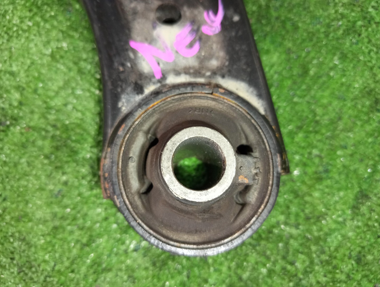 Рычаг левый передний TOYOTA BOON LUMINAS, PASSO SETTE, PASSO, BB, BOON, COO M512G, M502G, M502E, M512E, KGC15, KGC10, KGC30, NGC30, KGC35, QNC10, QNC20, QNC21, QNC25, M301S, M600S, M601S, M610S, M310S, M300S, M401S, M402S, M411S 3SZ-VE, 1KR-FE, 1NR-F