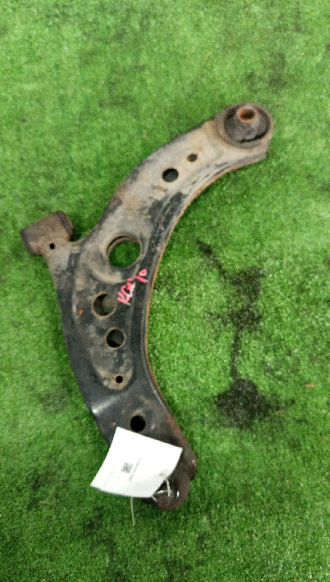 Рычаг левый передний TOYOTA BOON LUMINAS, PASSO SETTE, PASSO, BB, BOON, COO M512G, M502G, M502E, M512E, KGC15, KGC10, KGC30, NGC30, KGC35, QNC10, QNC20, QNC21, QNC25, M301S, M600S, M601S, M610S, M310S, M300S, M401S, M402S, M411S 3SZ-VE, 1KR-FE, 1NR-F