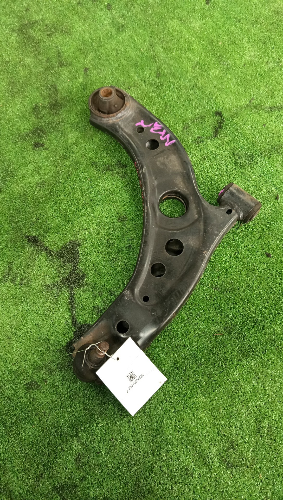 Рычаг правый передний TOYOTA BOON LUMINAS, PASSO SETTE, PASSO, BB, BOON, COO M512G, M502G, M502E, M512E, KGC15, KGC10, KGC30, NGC30, KGC35, QNC10, QNC20, QNC21, QNC25, M301S, M600S, M601S, M610S, M310S, M300S, M401S, M402S, M411S 3SZ-VE, 1KR-FE, 1NR-