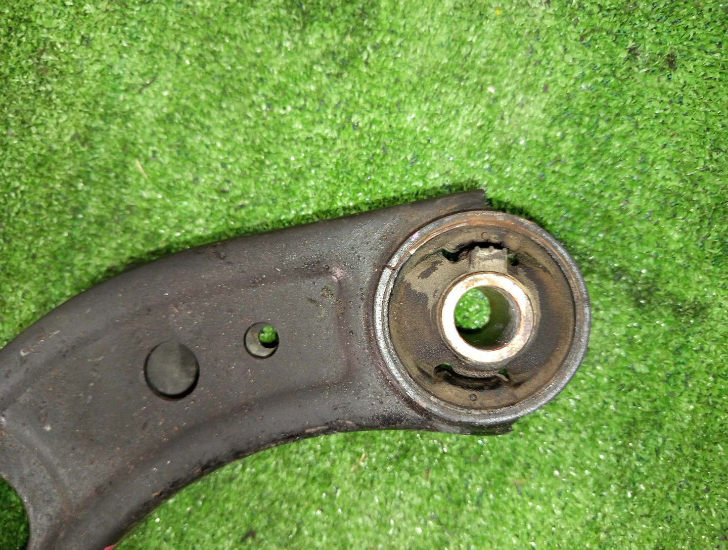Рычаг левый передний TOYOTA BOON LUMINAS, PASSO SETTE, PASSO, BB, BOON, COO M512G, M502G, M502E, M512E, KGC15, KGC10, KGC30, NGC30, KGC35, QNC10, QNC20, QNC21, QNC25, M301S, M600S, M601S, M610S, M310S, M300S, M401S, M402S, M411S 3SZ-VE, 1KR-FE, 1NR-F
