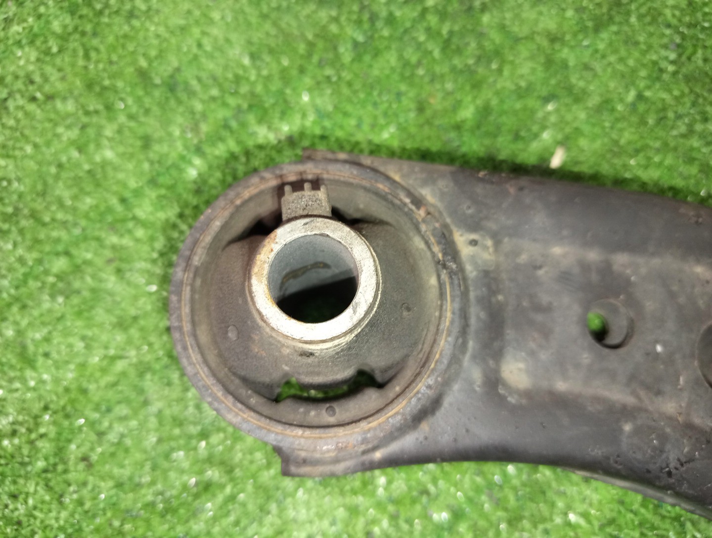 Рычаг правый передний TOYOTA BOON LUMINAS, PASSO SETTE, PASSO, BB, BOON, COO M512G, M502G, M502E, M512E, KGC15, KGC10, KGC30, NGC30, KGC35, QNC10, QNC20, QNC21, QNC25, M301S, M600S, M601S, M610S, M310S, M300S, M401S, M402S, M411S 3SZ-VE, 1KR-FE, 1NR-
