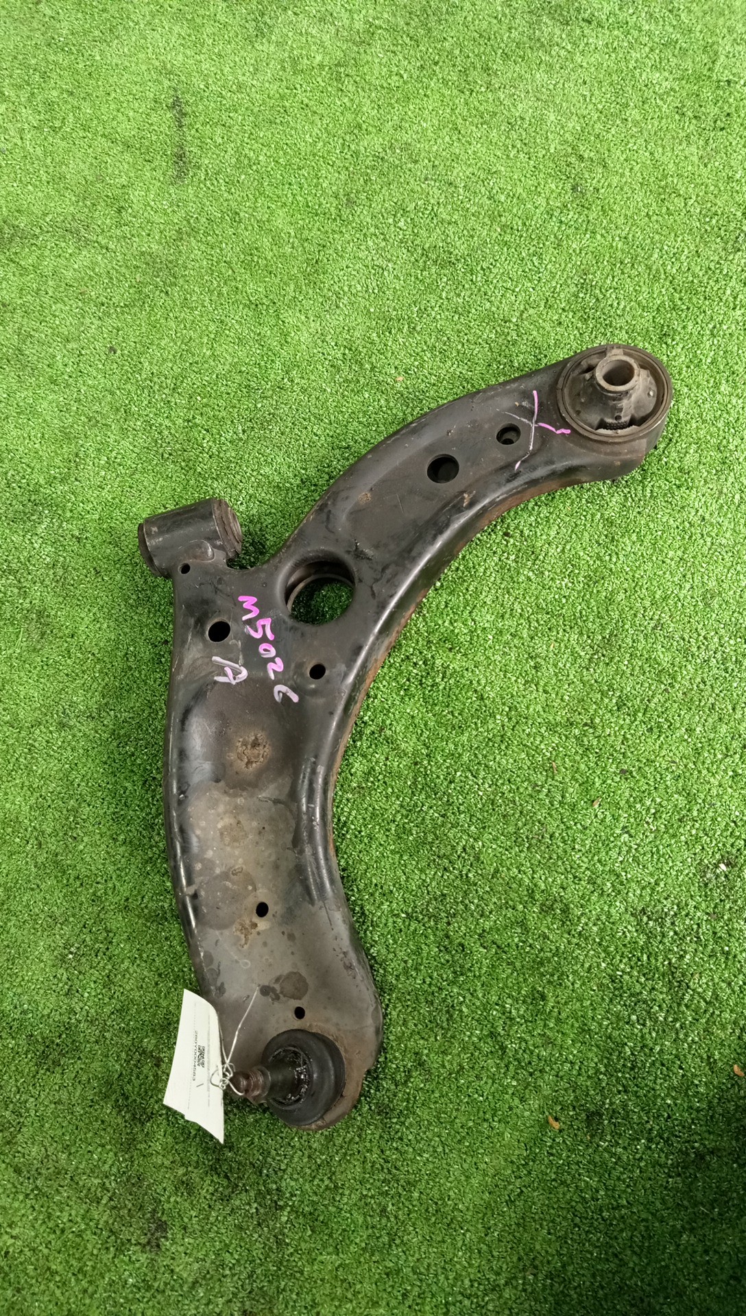 Рычаг левый передний TOYOTA BOON LUMINAS, PASSO SETTE, PASSO, BB, BOON, COO M512G, M502G, M502E, M512E, KGC15, KGC10, KGC30, NGC30, KGC35, QNC10, QNC20, QNC21, QNC25, M301S, M600S, M601S, M610S, M310S, M300S, M401S, M402S, M411S 3SZ-VE, 1KR-FE, 1NR-F