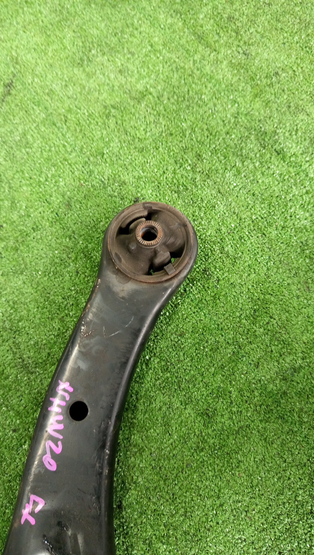 Рычаг левый передний TOYOTA COROLLA, PREMIO, PRIUS, COROLLA SPACIO, WISH, ALLION, COROLLA FIELDER, VOLTZ, WILL VS, COROLLA  AXIO ZZE124, NZE121, NZE120, ZZE122, NZE124, ZZT240, NZT240, AZT240, ZZT245, NHW20, NZE121N, ZZE122N, ZZE124N, ZRE152N, S500U,