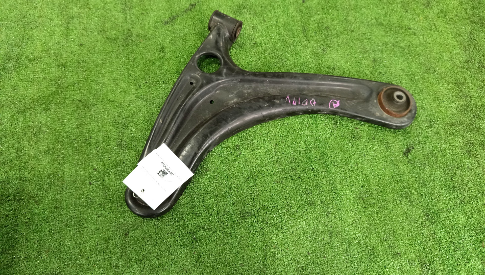 Рычаг левый передний SUZUKI EVERY DA17V R06AT 1 ракурс