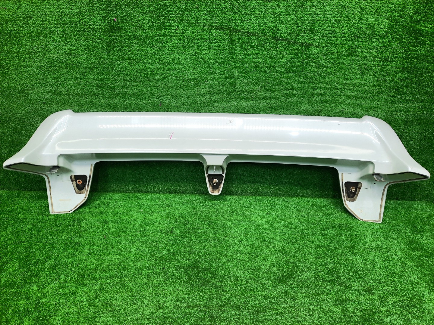 Спойлер MITSUBISHI PAJERO IO H77W MR351506 2 ракурс Спойлер MITSUBISHI PAJERO IO H77W MR351506 2 ракурс