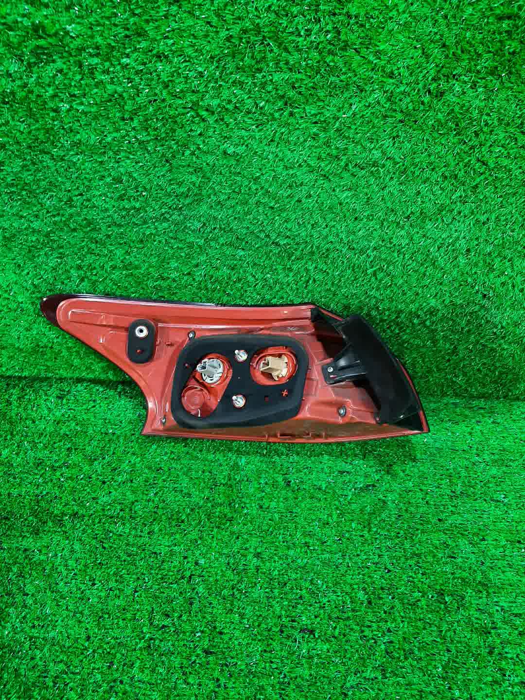 Стоп-сигнал правый задний MITSUBISHI GALANT FORTIS CX6A, CX4A, CX3A 2 ракурс