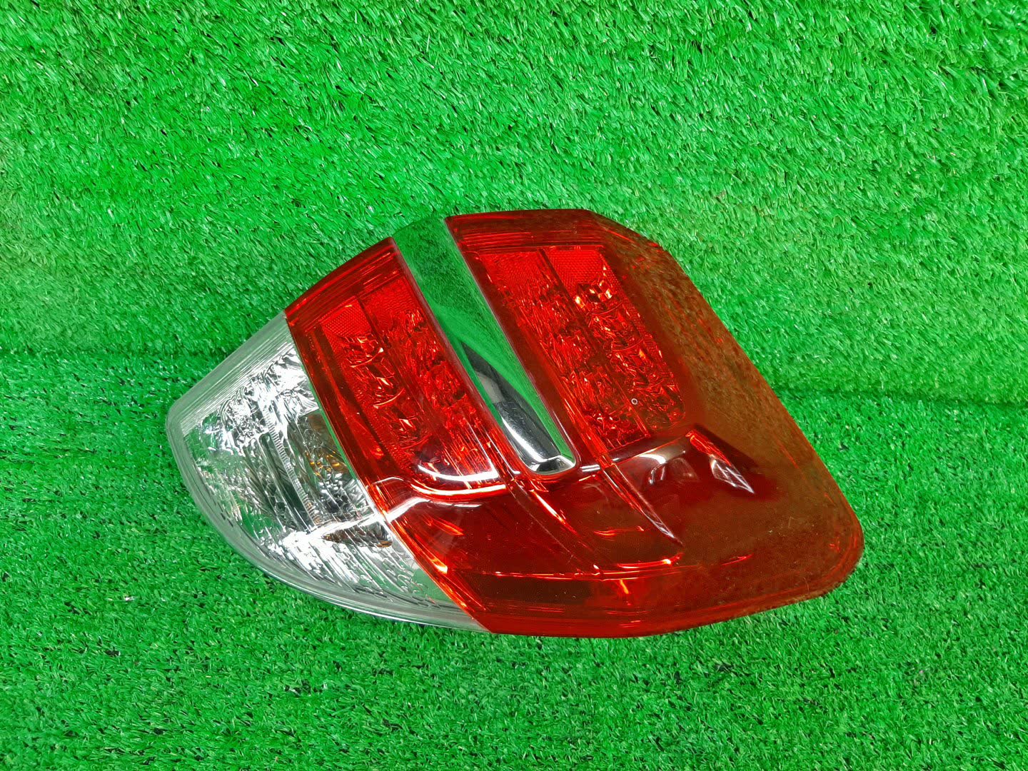 Стоп-сигнал правый задний TOYOTA RAV4, VANGUARD ZSA30, ZSA35, ACA38W, GSA33W, ACA33W 1 ракурс