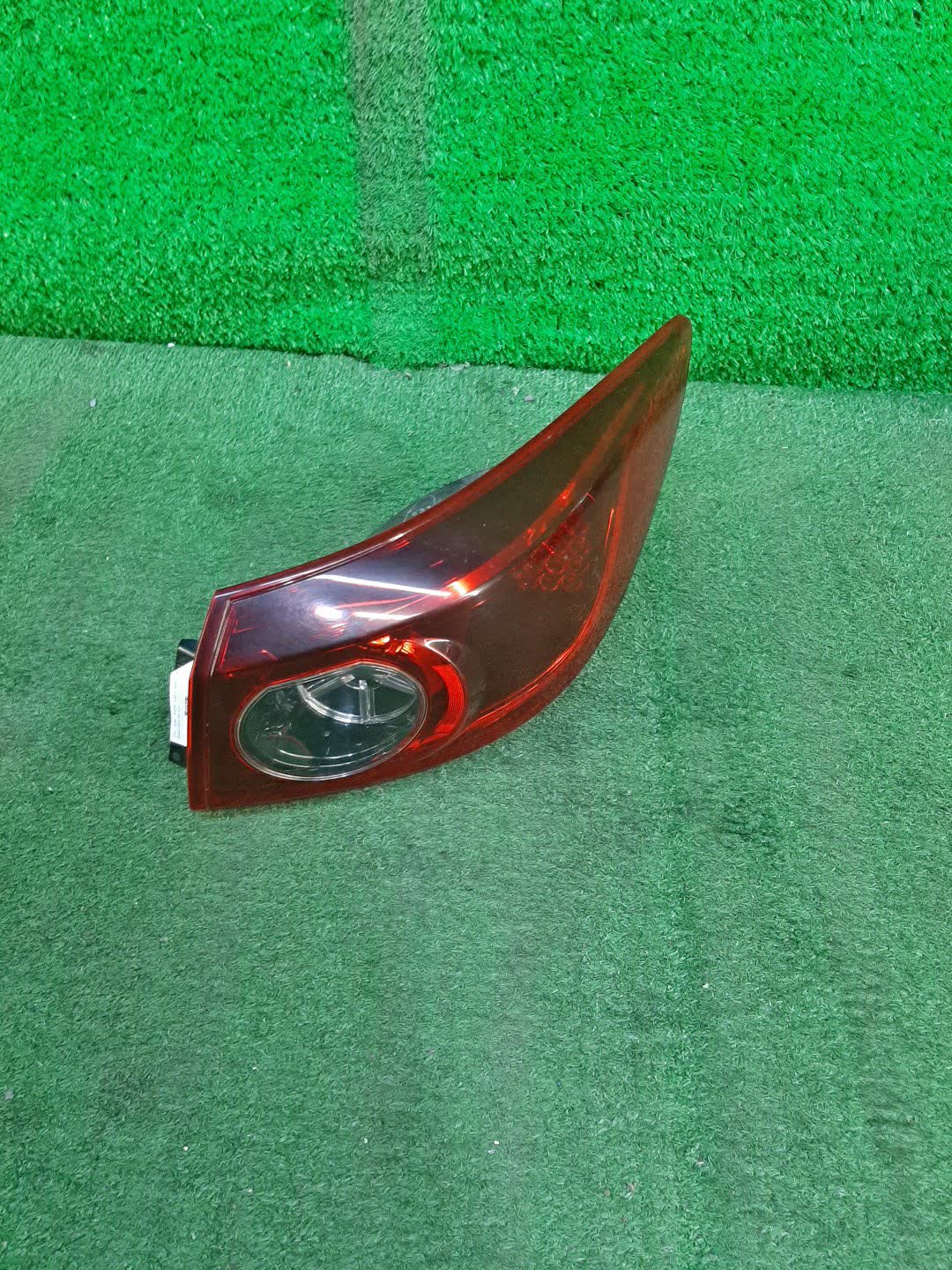 Стоп-сигнал правый задний MAZDA AXELA BM6FJ 1 ракурс Стоп-сигнал правый задний MAZDA AXELA BM6FJ 1 ракурс