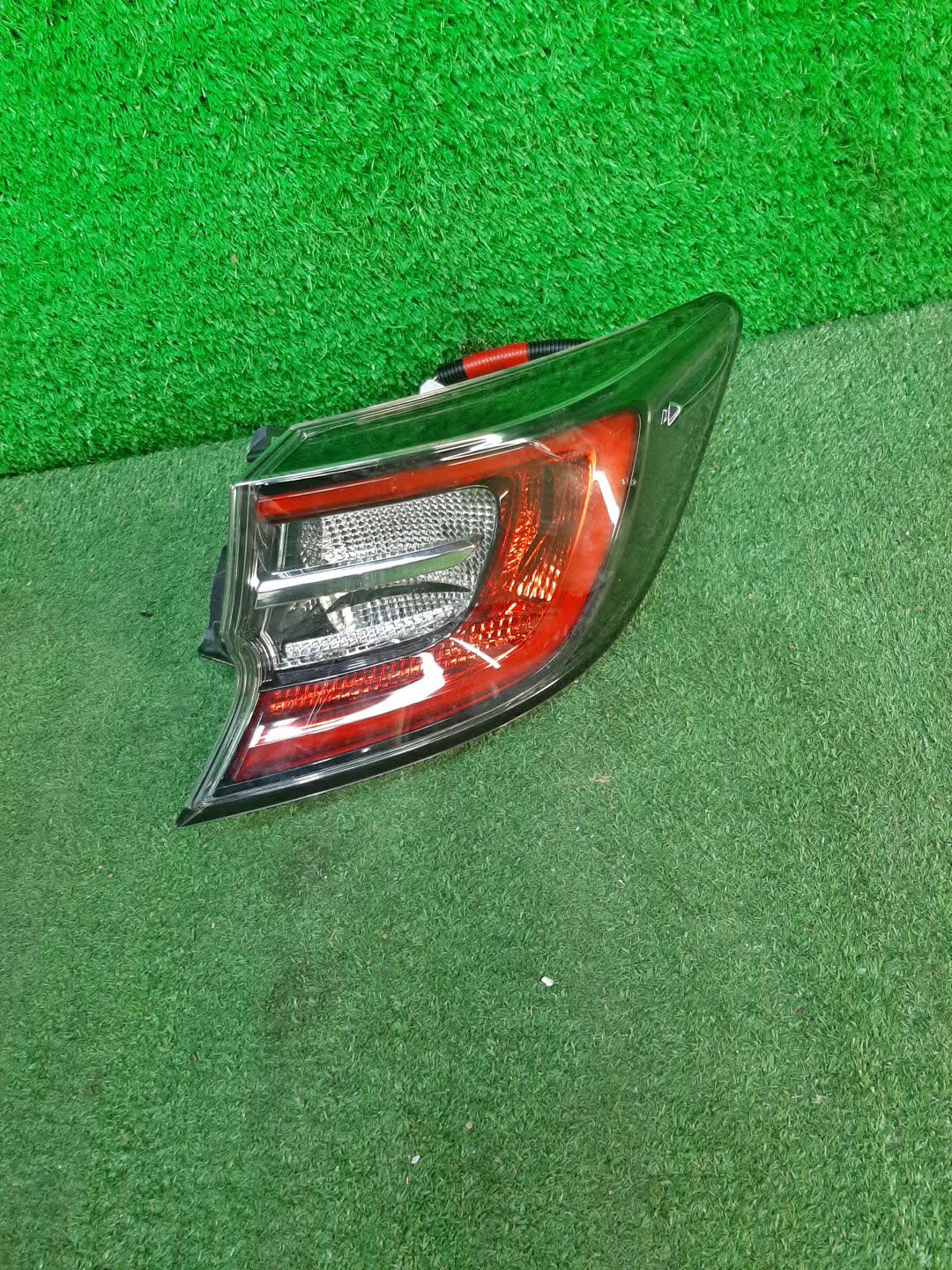 Стоп-сигнал правый задний TOYOTA COROLLA NRE210H, ZWE213H, NRE214H, ZWE211H, ZWE219H, MZEA12H 1 ракурс