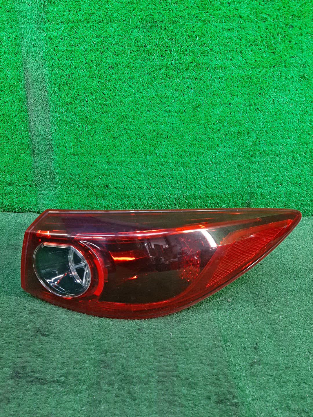 Стоп-сигнал правый задний MAZDA AXELA BM6FJ 1 ракурс Стоп-сигнал правый задний MAZDA AXELA BM6FJ 1 ракурс
