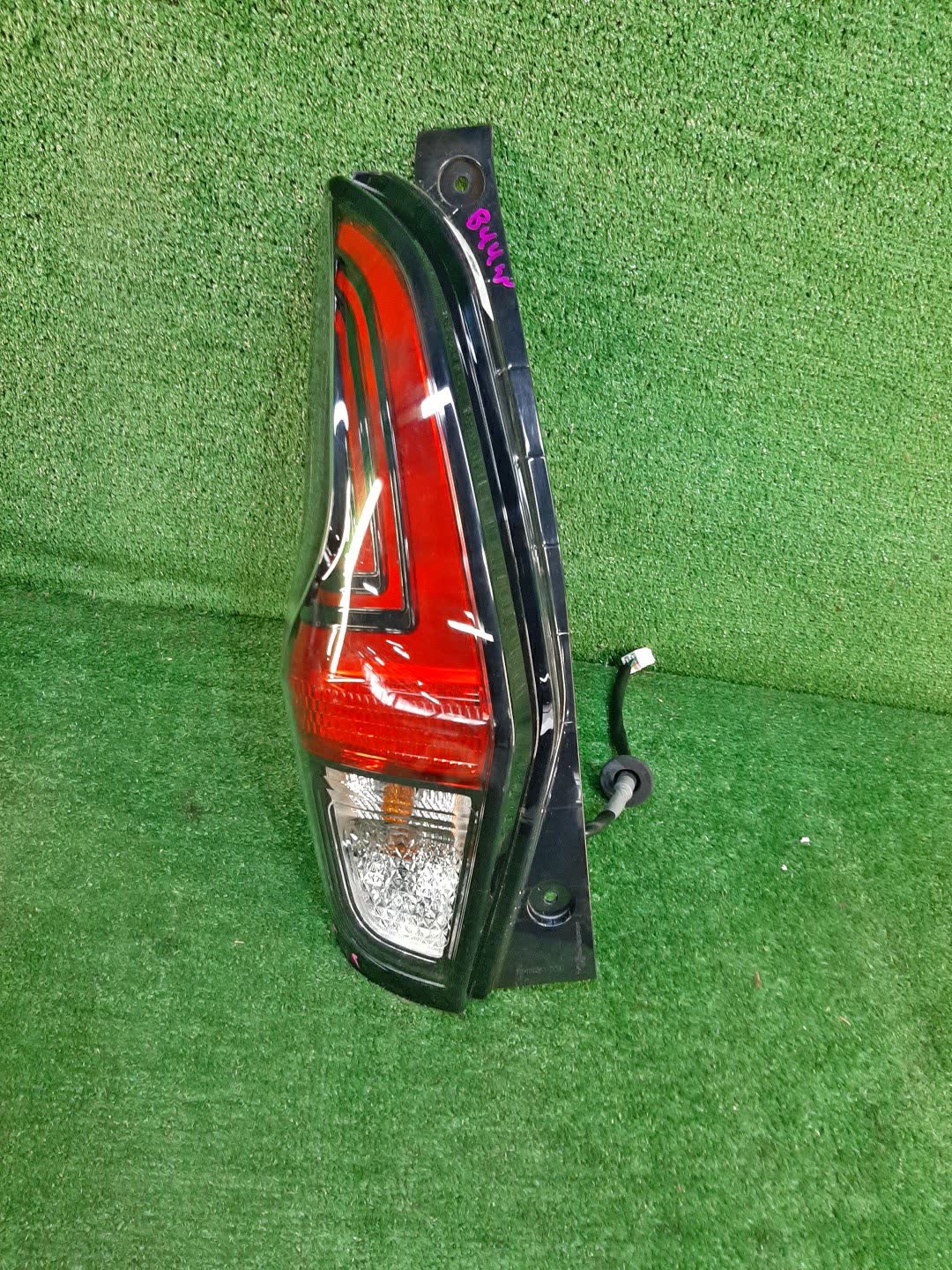 Стоп-сигнал левый задний NISSAN DAYZ B45W, B43W, B46W, B47W, B48W, B44W 1 ракурс