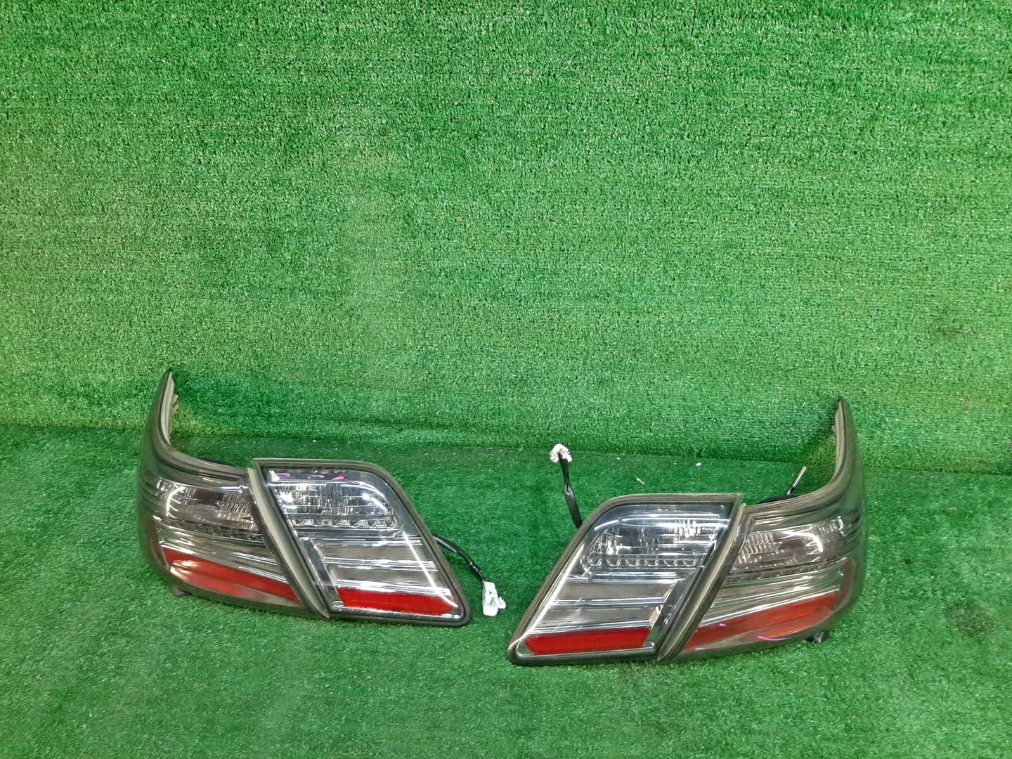 Стоп-сигнал левый задний TOYOTA CAMRY, ALTIS AHV40, GSV40, ACV40, ACV45, ACV40N, ACV45N 1 ракурс