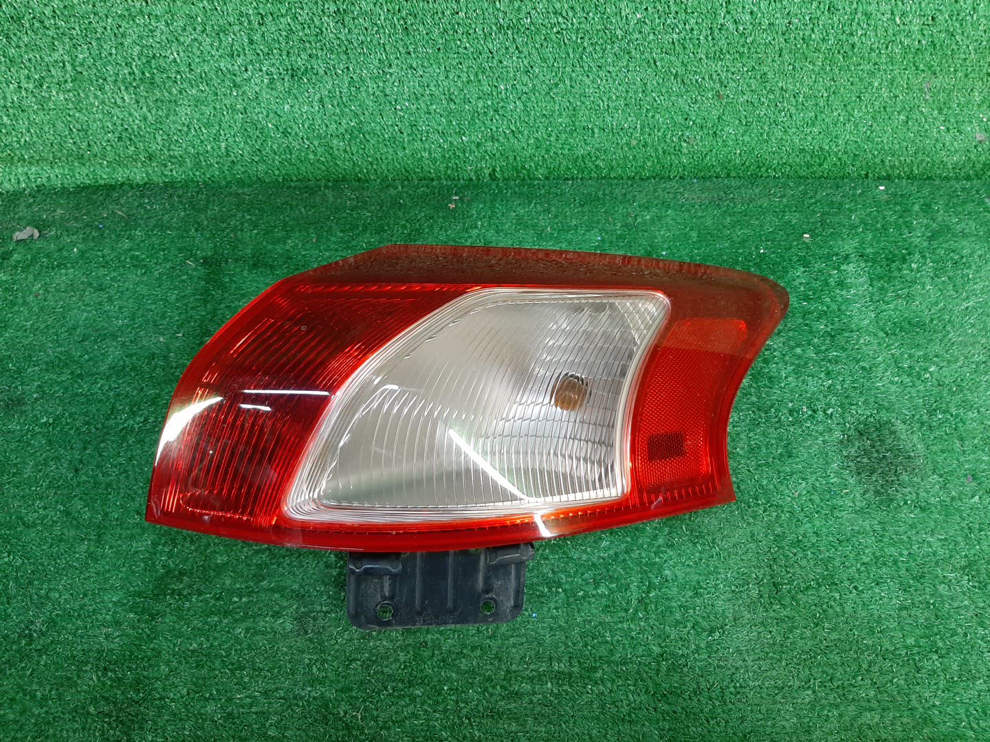 Стоп-сигнал правый задний MITSUBISHI GALANT FORTIS CX6A, CX4A, CX3A 1 ракурс