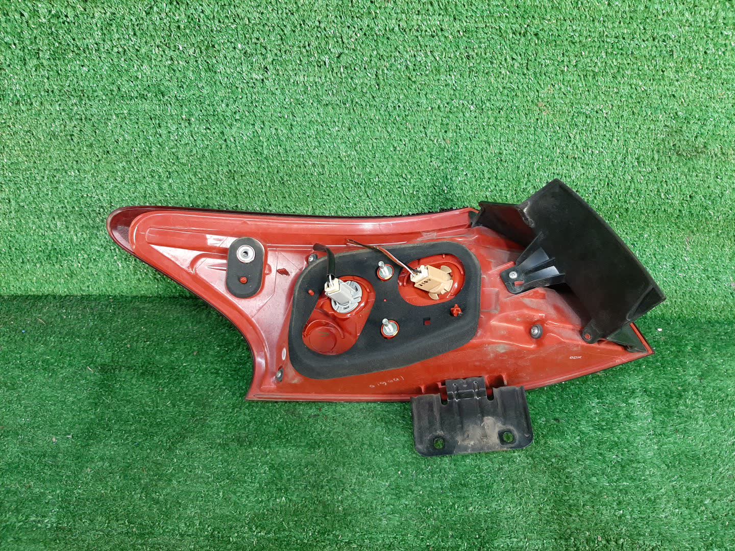 Стоп-сигнал правый задний MITSUBISHI GALANT FORTIS CX6A, CX4A, CX3A 2 ракурс