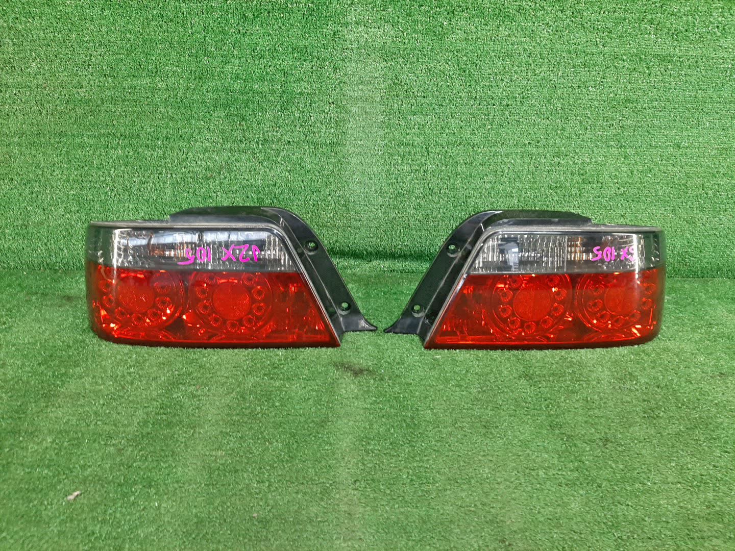 Стоп-сигнал левый задний TOYOTA CHASER GX100, JZX100, JZX101, LX100, GX105, JZX105, SX100 1 ракурс