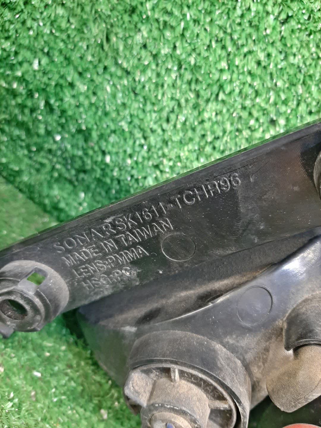 Стоп-сигнал левый задний TOYOTA CHASER GX100, JZX100, JZX101, LX100, GX105, JZX105, SX100 3 ракурс