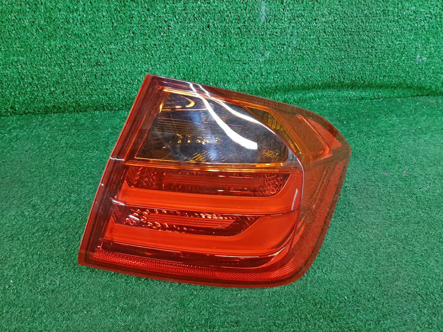 Стоп-сигнал правый задний BMW 320d, 335i, 318d, 330d, 335d, 316d, 3-Series, 328i, 320i, 316i F30 1 ракурс