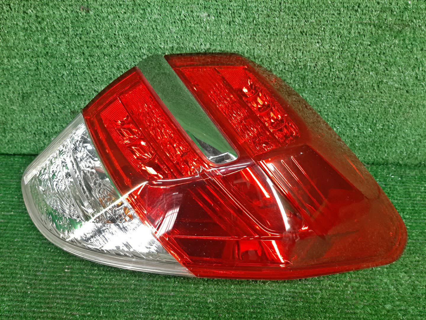 Стоп-сигнал правый задний TOYOTA RAV4, VANGUARD ZSA30, ZSA35, ACA38W, GSA33W, ACA33W 1 ракурс