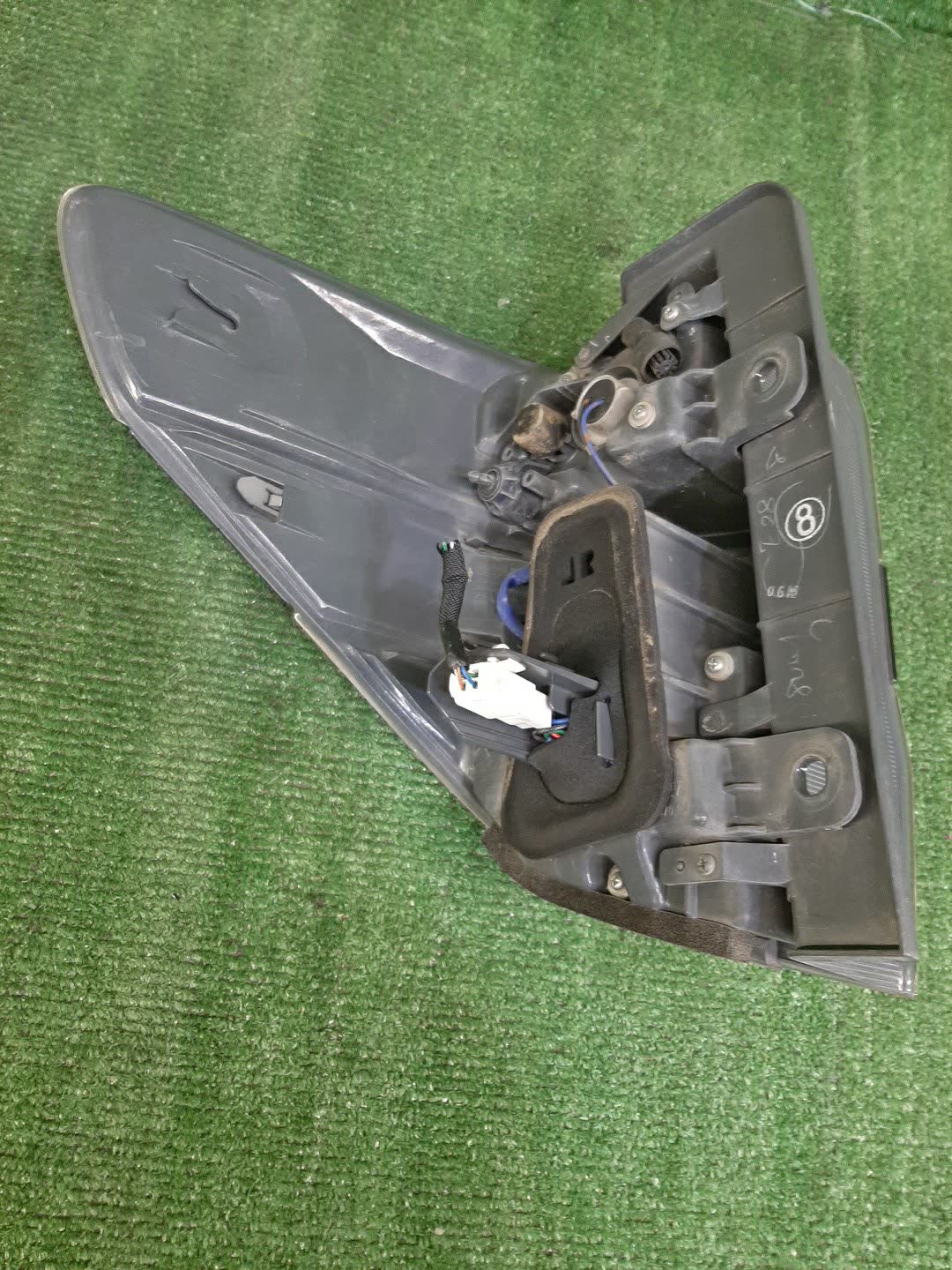 Стоп-сигнал правый задний TOYOTA VELLFIRE ANH25W, GGH25W, GGH20W, ANH20W 3 ракурс